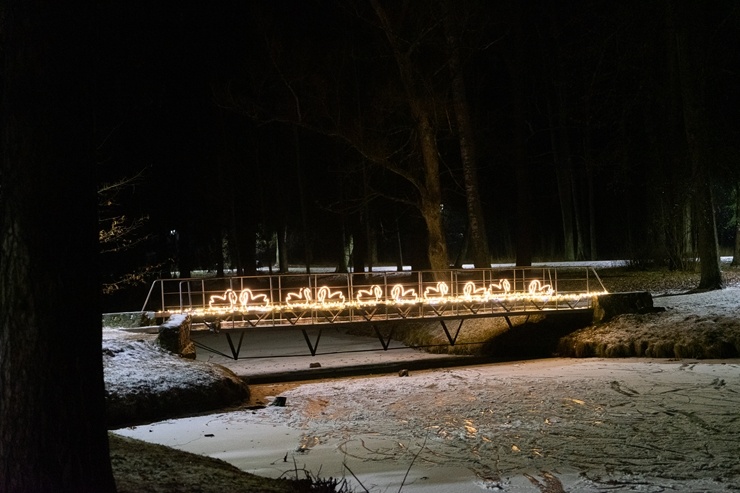 Vidzemenes Ziemeļaustrumu pērle Gulbene  iemirdzas svētku gaismās. Foto: Aleksandrs Lustiks 295706