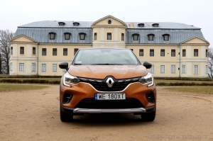 40 bildes - «Renault Captur Tce 130 EDC GPF» 20