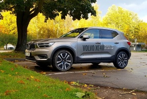 45 bildes - «Volvo XC40 Inscription eFWD» 7