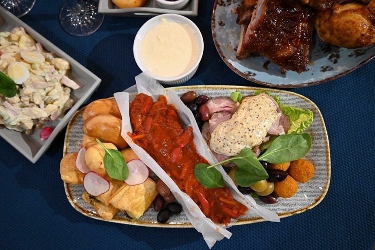 Restorāns «Hercogs Mārupe» ir viens no retajiem Pierīgā, kas pandemijas laikā var lepoties ar bagātīgu ēdienkarti Restorāns «Hercogs Mārupe» ir viens no retajiem Pierīgā, kas pandemijas laikā var lepoties ar bagātīgu ēdienkarti 296546