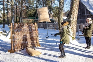 Ventspils Piejūras brīvdabas muzejā aizvadīta Meteņu diena. Foto: Oskars Jūra 14