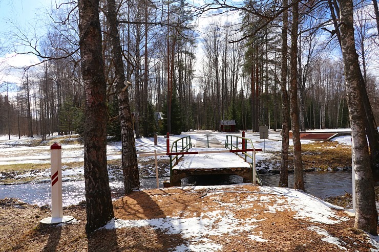 Travelnews.lv dodas 31 km pārgājienā uz Draudzības kurgānu, kur satiekas Krievija, Latvija un Baltkrievijaa Travelnews.lv dodas 31 km pārgājienā uz Draudzības kurgānu, kur satiekas Krievija, Latvija un Baltkrievijaa 298601