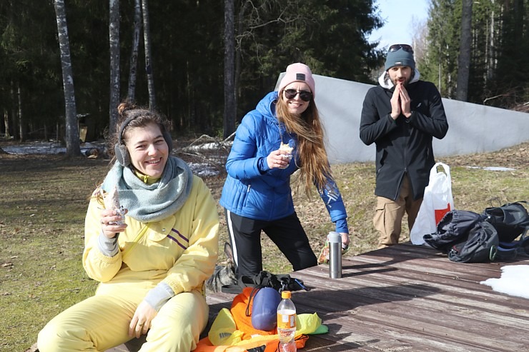 Travelnews.lv dodas 31 km pārgājienā uz Draudzības kurgānu, kur satiekas Krievija, Latvija un Baltkrievijaa Travelnews.lv dodas 31 km pārgājienā uz Draudzības kurgānu, kur satiekas Krievija, Latvija un Baltkrievijaa 298608