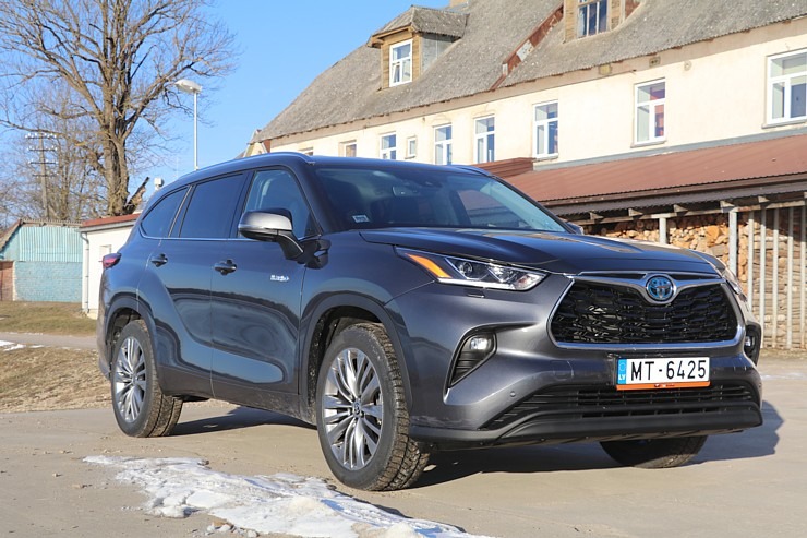 Sadarbībā ar auto nomu «Sixt Latvija» izbaudam ceļojumu ar «Toyota Highlander 2.5 Hybrid AWD Executive» Sadarbībā ar auto nomu «Sixt Latvija» izbaudam ceļojumu ar «Toyota Highlander 2.5 Hybrid AWD Executive» 298754