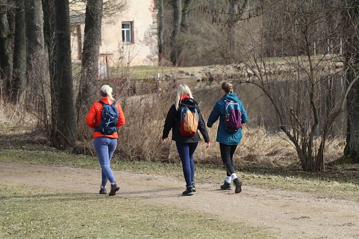 Travelnews.lv dodas 28 km pārgājienā Gārsenes apkārtnē 1.daļa 299390