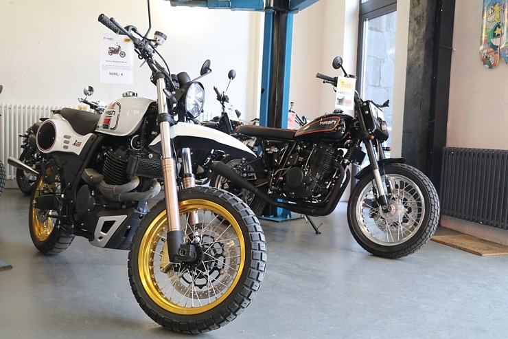 Travelnews.lv apmeklē pilsētas motociklu tirgotavu «Dude Bikes» Rīgā 300085