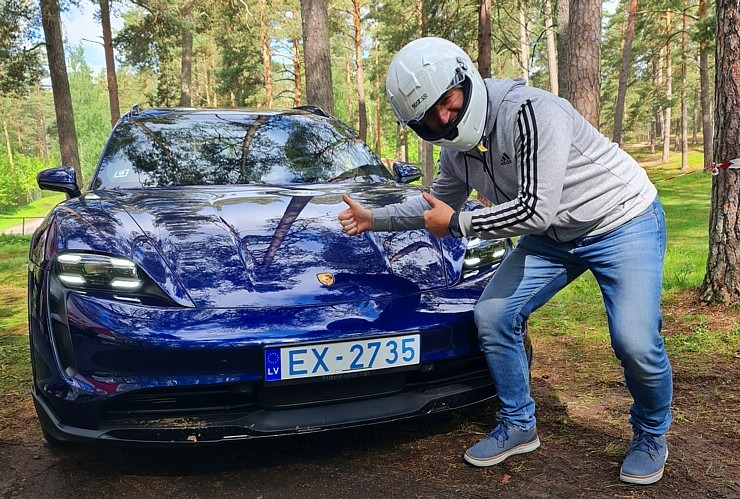 Travelnews.lv ar elektrisko «Porsche Taycan Cross Turismo» dodas Biķernieku sporta trasē un meža bezceļos Travelnews.lv ar elektrisko «Porsche Taycan Cross Turismo» dodas Biķernieku sporta trasē un meža bezceļos 301510