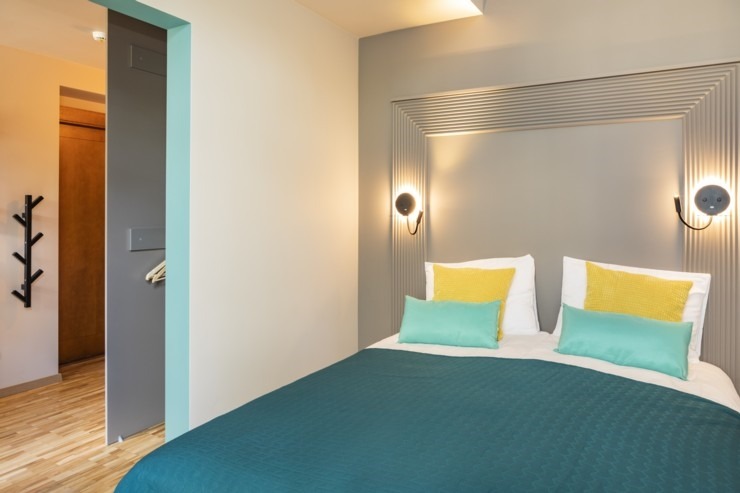 Jūrmalā viesi tiek laipni aicināti palikt jaunās un renovētās istabiņās viesnīcā «kurshi hotel&spa» Jūrmalā viesi tiek laipni aicināti palikt jaunās un renovētās istabiņās viesnīcā «kurshi hotel&spa» 302140