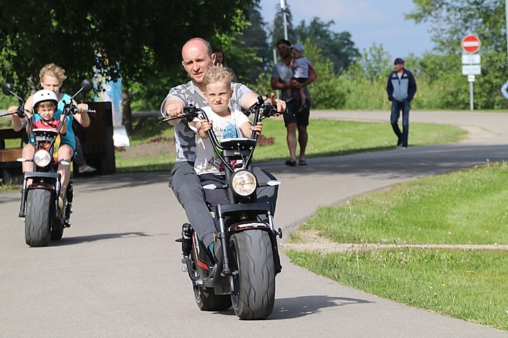 Travelnews.lv ar velorīku izbrauc Pilssalu Alūksnes ezerā, kur atrodas Marienburgas cietokšņa drupas Travelnews.lv ar velorīku izbrauc Pilssalu Alūksnes ezerā, kur atrodas Marienburgas cietokšņa drupas 302478