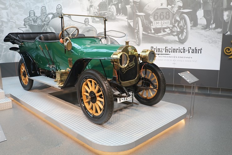 Travelnews.lv apmeklē vietu, kur dzima auto zīmols «AUDI» - «August Horch Museum Zwickau» Cvikavā Travelnews.lv apmeklē vietu, kur dzima auto zīmols «AUDI» - «August Horch Museum Zwickau» Cvikavā 304925