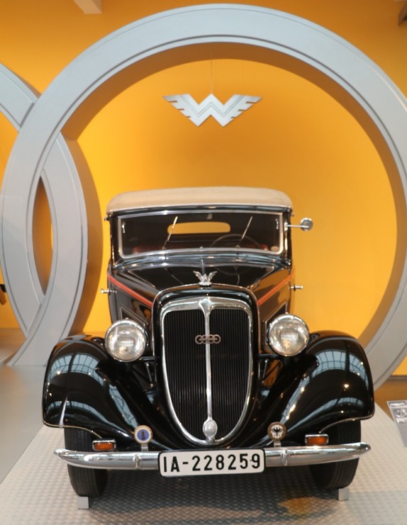 Travelnews.lv apmeklē vietu, kur dzima auto zīmols «AUDI» - «August Horch Museum Zwickau» Cvikavā Travelnews.lv apmeklē vietu, kur dzima auto zīmols «AUDI» - «August Horch Museum Zwickau» Cvikavā 304937