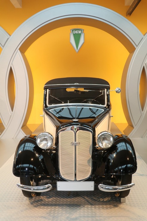 Travelnews.lv apmeklē vietu, kur dzima auto zīmols «AUDI» - «August Horch Museum Zwickau» Cvikavā Travelnews.lv apmeklē vietu, kur dzima auto zīmols «AUDI» - «August Horch Museum Zwickau» Cvikavā 304939
