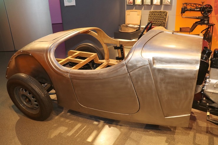 Travelnews.lv apmeklē vietu, kur dzima auto zīmols «AUDI» - «August Horch Museum Zwickau» Cvikavā Travelnews.lv apmeklē vietu, kur dzima auto zīmols «AUDI» - «August Horch Museum Zwickau» Cvikavā 304952
