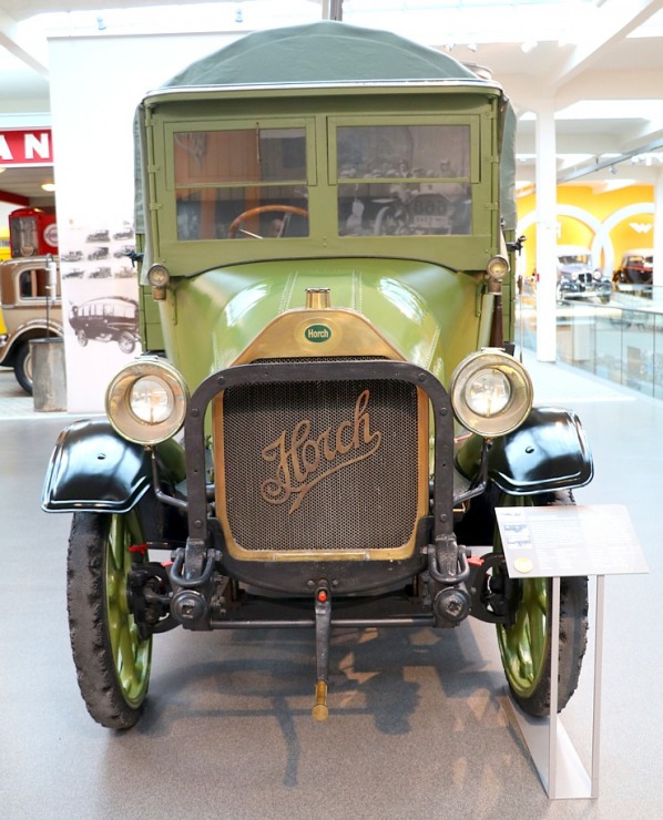Travelnews.lv apmeklē vietu, kur dzima auto zīmols «AUDI» - «August Horch Museum Zwickau» Cvikavā Travelnews.lv apmeklē vietu, kur dzima auto zīmols «AUDI» - «August Horch Museum Zwickau» Cvikavā 304923