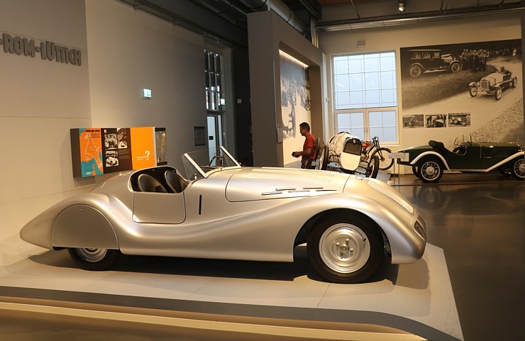 «August Horch Museum Zwickau»: zīmola «Audi» spēkrati piedalās Otrajā pasaules karā un sporta trasēs «August Horch Museum Zwickau»: zīmola «Audi» spēkrati piedalās Otrajā pasaules karā un sporta trasēs 305384