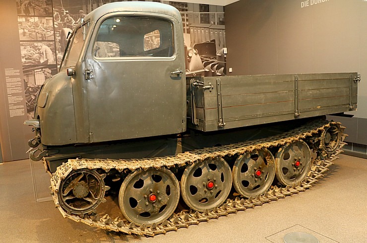 «August Horch Museum Zwickau»: zīmola «Audi» spēkrati piedalās Otrajā pasaules karā un sporta trasēs «August Horch Museum Zwickau»: zīmola «Audi» spēkrati piedalās Otrajā pasaules karā un sporta trasēs 305365