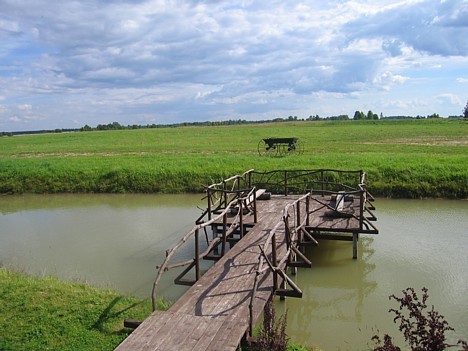 Esiet vienmēr laipni gaidīti Saipetniekos! Fotogalerija: INTERREG IIIA projekta SII-050 konsultāciju ietvaros Esiet vienmēr laipni gaidīti Saipetniekos! Fotogalerija: INTERREG IIIA projekta SII-050 konsultāciju ietvaros 16456