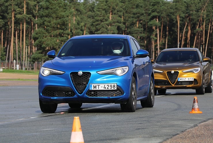 Travelnews.lv Biķernieku trasē joņo ar 510 zirgspēku «Alfa Romeo Stelvio Quadrifoglio» no «Autobrava» Travelnews.lv Biķernieku trasē joņo ar 510 zirgspēku «Alfa Romeo Stelvio Quadrifoglio» no «Autobrava» 306587