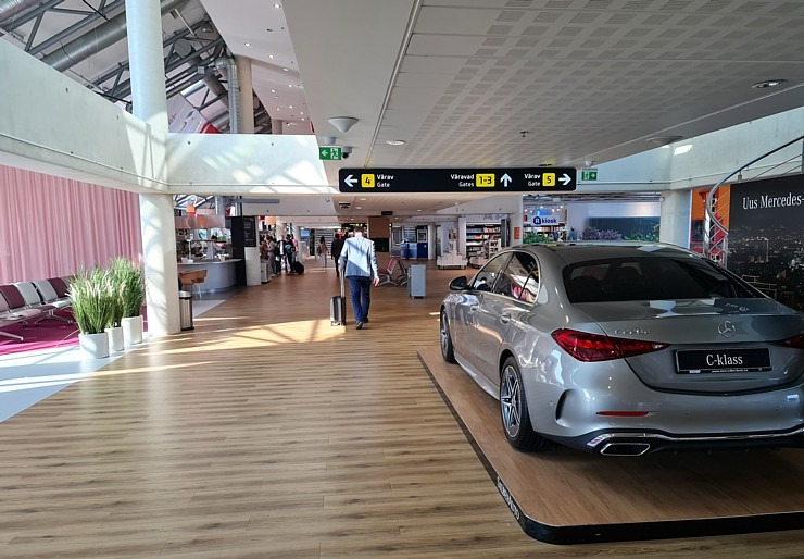 Travelnews.lv lido ar «airBaltic» no Rīgas uz Tallinu caur Helsinkiem biezās miglas dēļ 306914