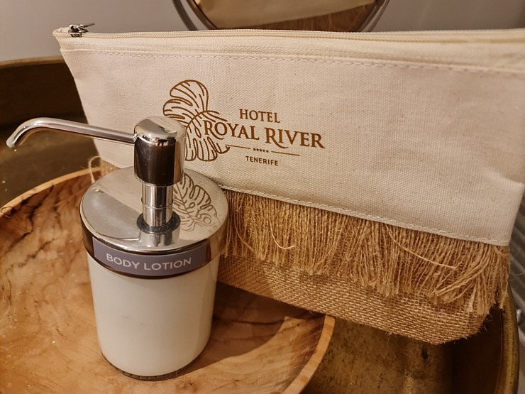 Travelnews.lv iepazīst vienu no skaistākajām dizaina viesnīcām Tenerifē - «Royal River Luxury Hotel» Travelnews.lv iepazīst vienu no skaistākajām dizaina viesnīcām Tenerifē - «Royal River Luxury Hotel» 309132