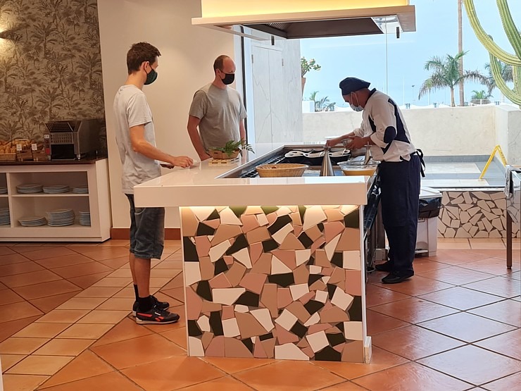 Travelnews.lv izbauda Tenerifes villu komplesu «Hotel Suite Villa María» viesmīlību 309489