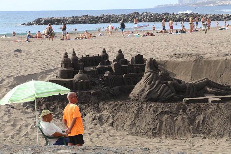 Travelnews.lv iepazīst Tenerifes kūrorta Adeje pludmali un promenādi 309525