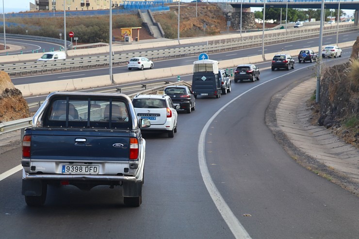 Travelnews.lv ar ekskursiju autobusu apbrauc apkārt Tenerifes salai un izbauda ceļu infrastruktūru Travelnews.lv ar ekskursiju autobusu apbrauc apkārt Tenerifes salai un izbauda ceļu infrastruktūru 309638
