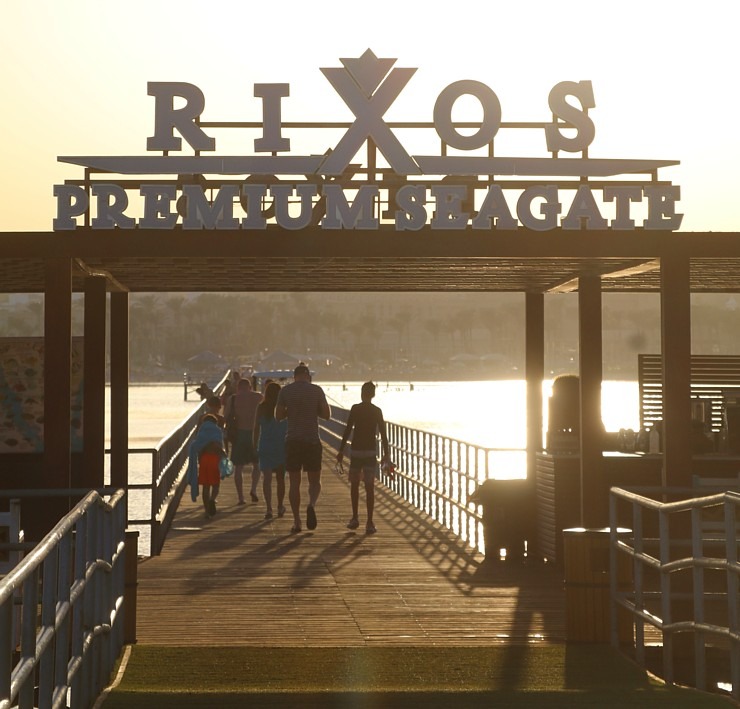 «Rixos Sharm El Sheikh Adult Friendly» pludmales dzīve piedāvā niršanu, kamieļus un... 310417