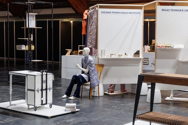 Ķīpsalā notiek starptautiskā mēbeļu, interjera un dizaina izstāde «Furniture & Desing Isle 2021» Ķīpsalā notiek starptautiskā mēbeļu, interjera un dizaina izstāde «Furniture & Desing Isle 2021» 311367