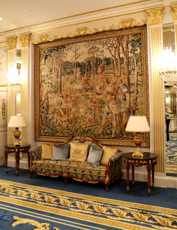 Travelnews.lv iepazīst Dubaijas luksus viesnīcas «Raffles The Palm Dubai» šeihu un prezidentu numuru Travelnews.lv iepazīst Dubaijas luksus viesnīcas «Raffles The Palm Dubai» šeihu un prezidentu numuru 312127