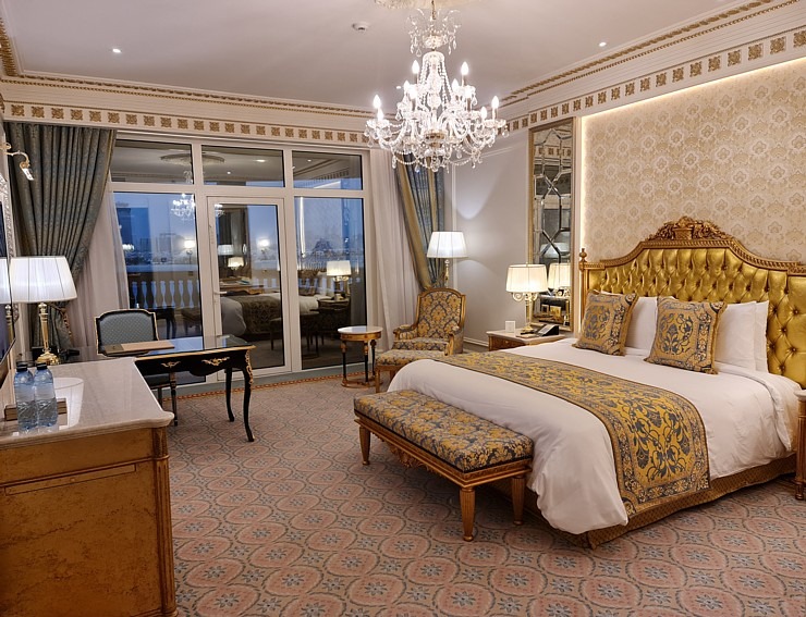 Travelnews.lv iepazīst Dubaijas luksus viesnīcas «Raffles The Palm Dubai» šeihu un prezidentu numuru Travelnews.lv iepazīst Dubaijas luksus viesnīcas «Raffles The Palm Dubai» šeihu un prezidentu numuru 312112