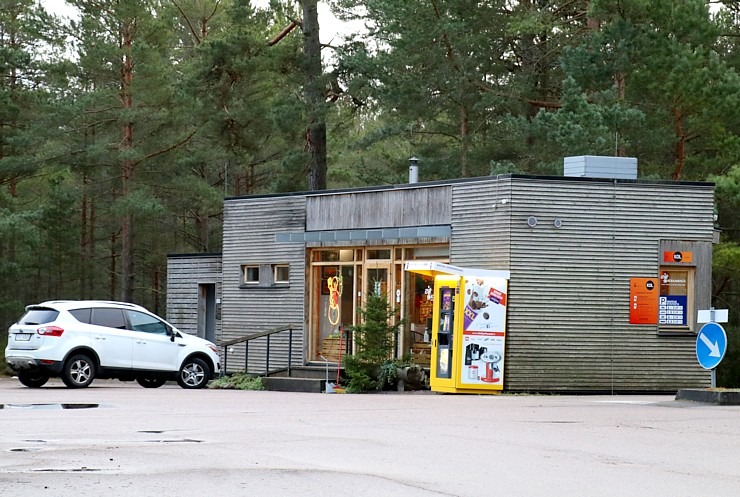 Travelnews.lv ar jaudīgu «VW Tiguan R» apciemo Kolkas ragu Talsu novadā 312428