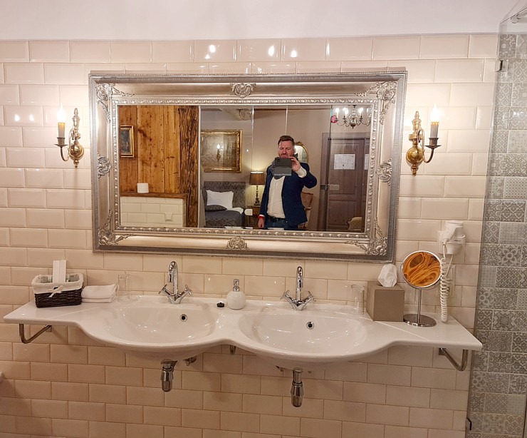 Travelnews.lv izbauda 4 zvaigžņu viesnīcas «Boutique Hotel Virkas Muiža» viesmīlību numurā Superoir Travelnews.lv izbauda 4 zvaigžņu viesnīcas «Boutique Hotel Virkas Muiža» viesmīlību numurā Superoir 314090