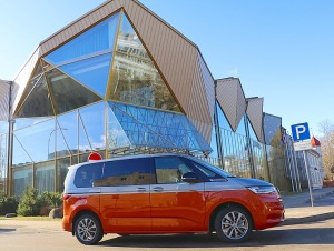 Travelnews.lv ar jauno multifunkcionālo automobili «Volkswagen Multivan» dodas uz Jūrmalu 16