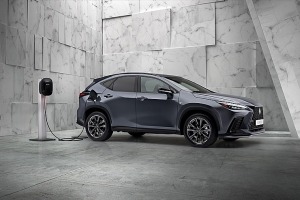 Jaunais vidēja izmēra luksusa SUV klases spēkrats «Lexus NX» ir pieejams arī Latvijā 1