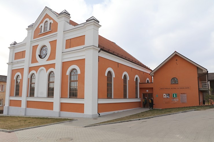 Travelnews.lv apmeklē Sabiles mākslas, kultūras un tūrisma centru Sabiles sinagogā 315903