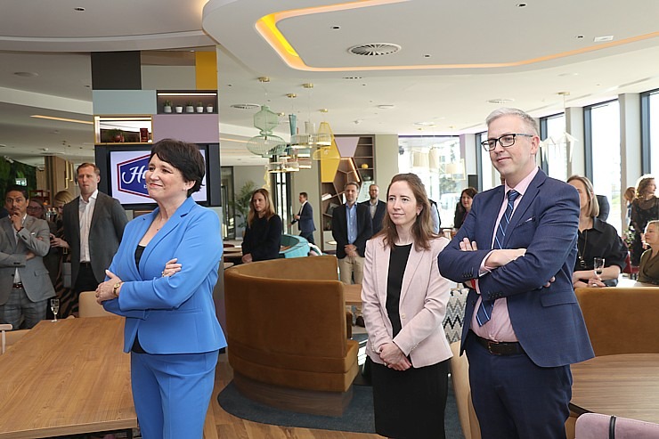 Lidostas «Rīga» tuvumā oficiāli atklāj jaunu 3 zvaigžņu viesnīcu «Hampton by Hilton Riga Airport» Lidostas «Rīga» tuvumā oficiāli atklāj jaunu 3 zvaigžņu viesnīcu «Hampton by Hilton Riga Airport» 315948