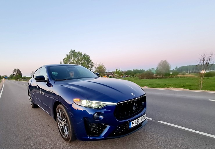 Travelnews.lv apceļo Latviju ar luksus klases apvidus vāģi «Maserati Levante SQ4» 317818