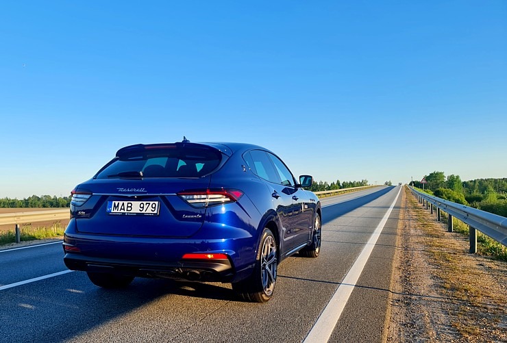 Travelnews.lv apceļo Latviju ar luksus klases apvidus vāģi «Maserati Levante SQ4» 317798