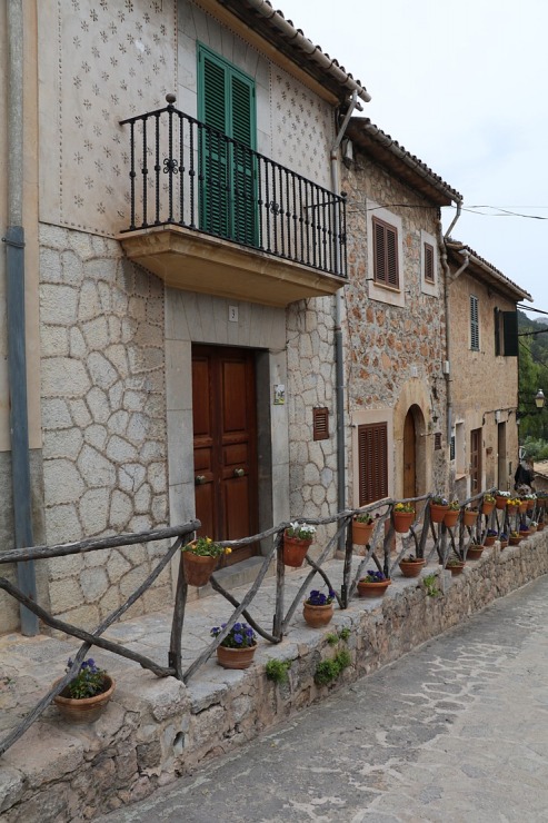 Travelnews.lv iepazīst Maļorkas pilsētas Valldemossa kafejnīcas un veikalus. Sadarbībā ar Latvijas tūrisma firmu «Atlantic Travel» 318272