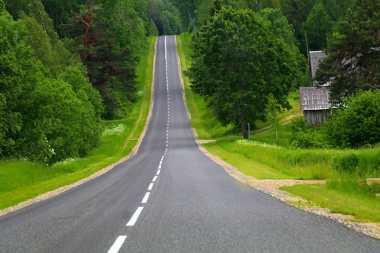 Travelnews.lv ar auto nomas «Avis Latvia» spēkratu apceļo Sivera ezeru, Daugavpili un Krāslavu 319339