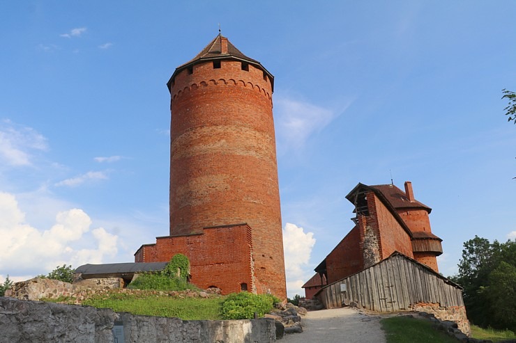Travelnews.lv apmeklē tūristu iemīlēto Turaidas pili 320065
