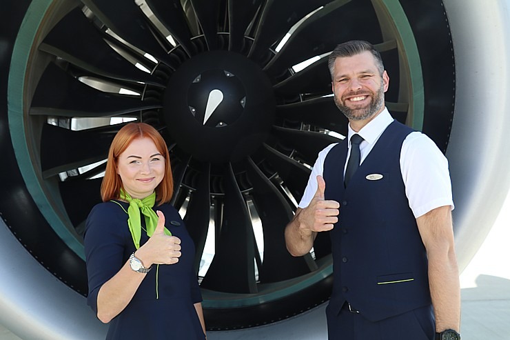 Travelnews.lv drīkst klātienē izložņāt jauno «airBaltic» lidmašīnu «Airbus A220-300» lidostā «Rīga» 320699