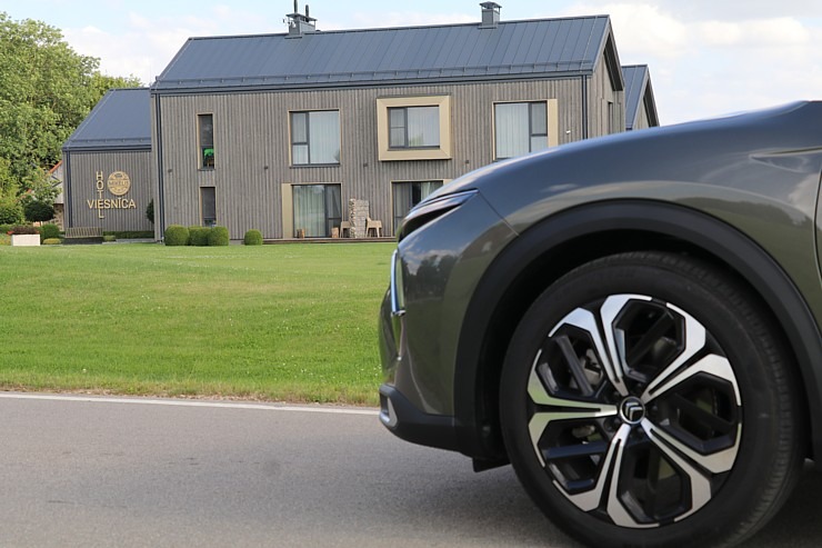 Travelnews.lv ar jauno «Citroën C5 X» apmeklē atpūtas kompleksu «Miķelis» Bauskas novadā. Sadarbībā ar Autohalle.com Travelnews.lv ar jauno «Citroën C5 X» apmeklē atpūtas kompleksu «Miķelis» Bauskas novadā. Sadarbībā ar Autohalle.com 320882
