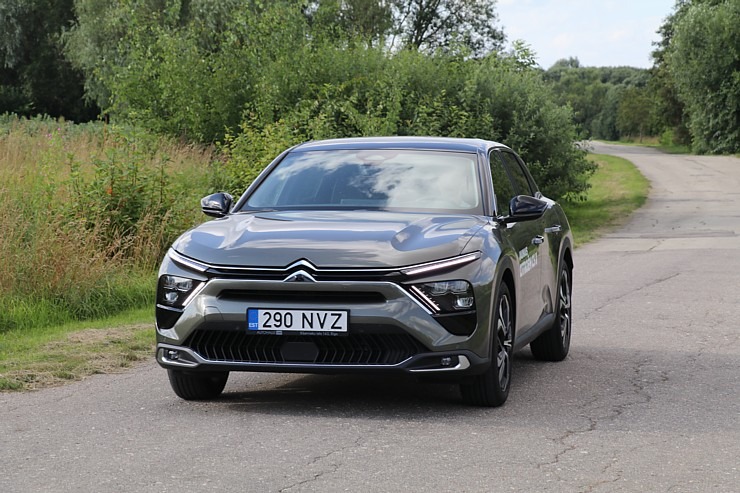 Travelnews.lv ar jauno «Citroën C5 X» apmeklē atpūtas kompleksu «Miķelis» Bauskas novadā. Sadarbībā ar Autohalle.com Travelnews.lv ar jauno «Citroën C5 X» apmeklē atpūtas kompleksu «Miķelis» Bauskas novadā. Sadarbībā ar Autohalle.com 320861