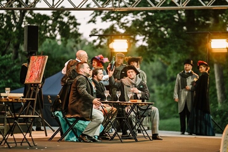 Opermūzikas svētki: Dž. Pučīni operas «Bohēma» oriģināliestudējums Siguldas pilsdrupu estrādē. Foto: : Ginta Zīverte 321058