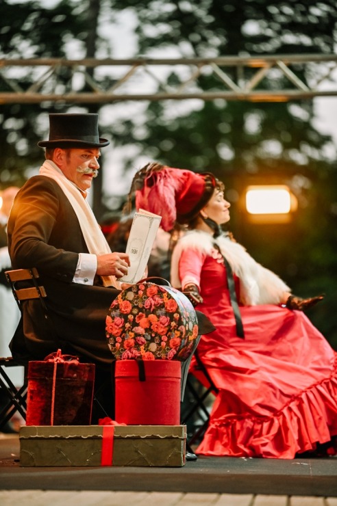 Opermūzikas svētki: Dž. Pučīni operas «Bohēma» oriģināliestudējums Siguldas pilsdrupu estrādē. Foto: : Ginta Zīverte Opermūzikas svētki: Dž. Pučīni operas «Bohēma» oriģināliestudējums Siguldas pilsdrupu estrādē. Foto: : Ginta Zīverte 321060