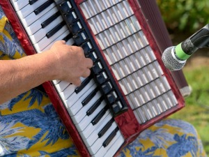 Lauku ceļotājs: Maizes un sidra svētki Āraišu dzirnavās savieno divu garšu baudas. Foto: Valdis Ošiņš 36