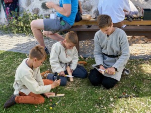 Lauku ceļotājs: Maizes un sidra svētki Āraišu dzirnavās pulcē latviešus vairākās paaudzēs. Foto: Valdis Ošiņš 10