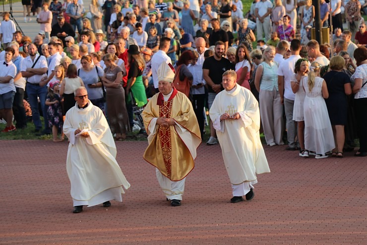 Daži fotomirkļi no Vissvētākās Jaunavas Marijas debesīs uzņemšanas svētkiem Aglonā 322215